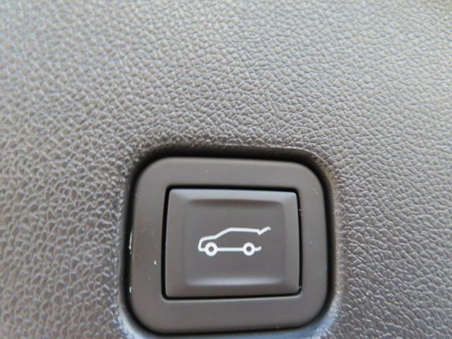 Used 2025 Chevrolet Traverse LT AWD/4WD image 33