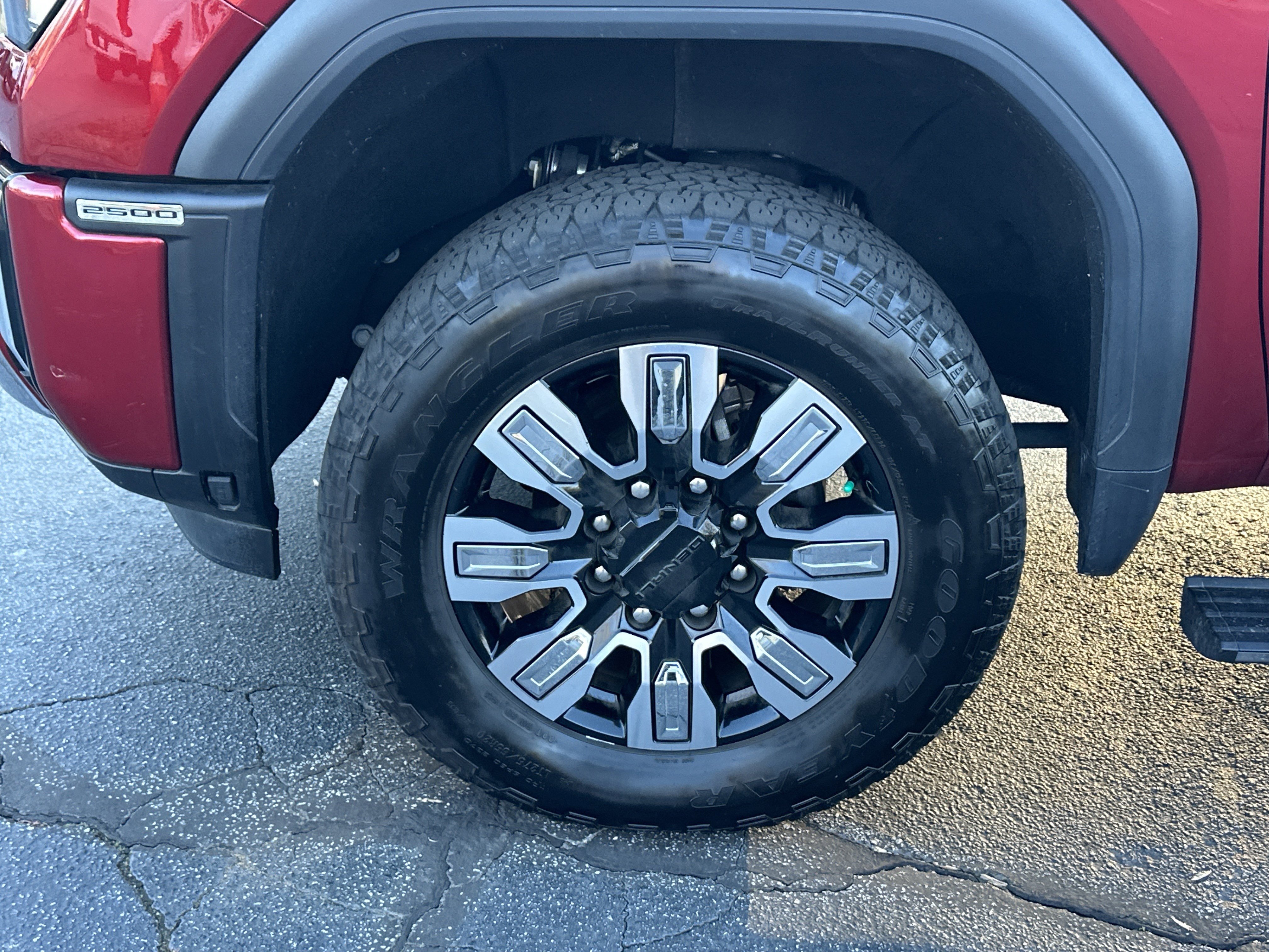 Used 2024 GMC Sierra 2500 Denali w/ Technology Package image 15