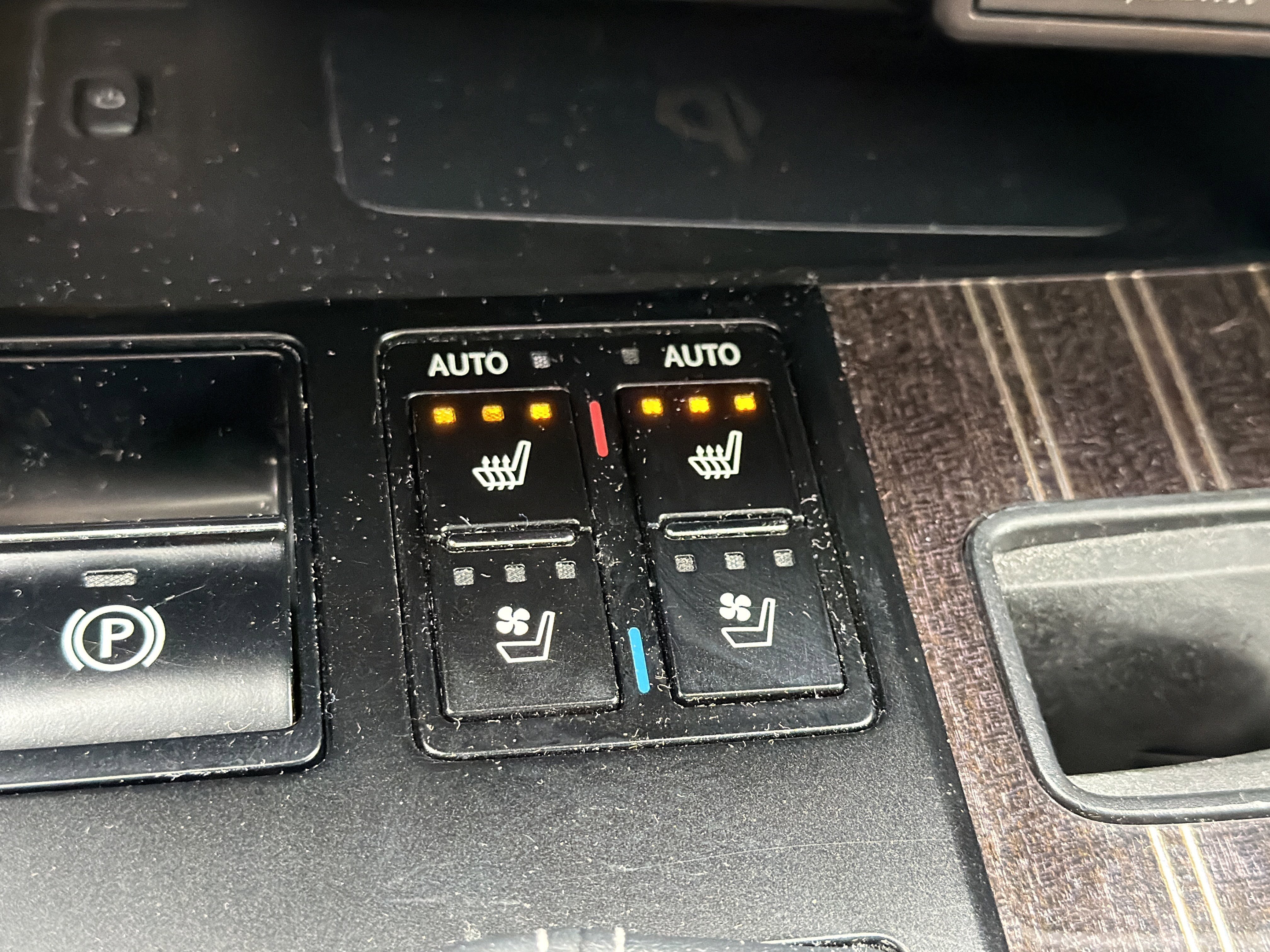 Used 2022 Lexus RX 450h AWD w/ Luxury Package image 24