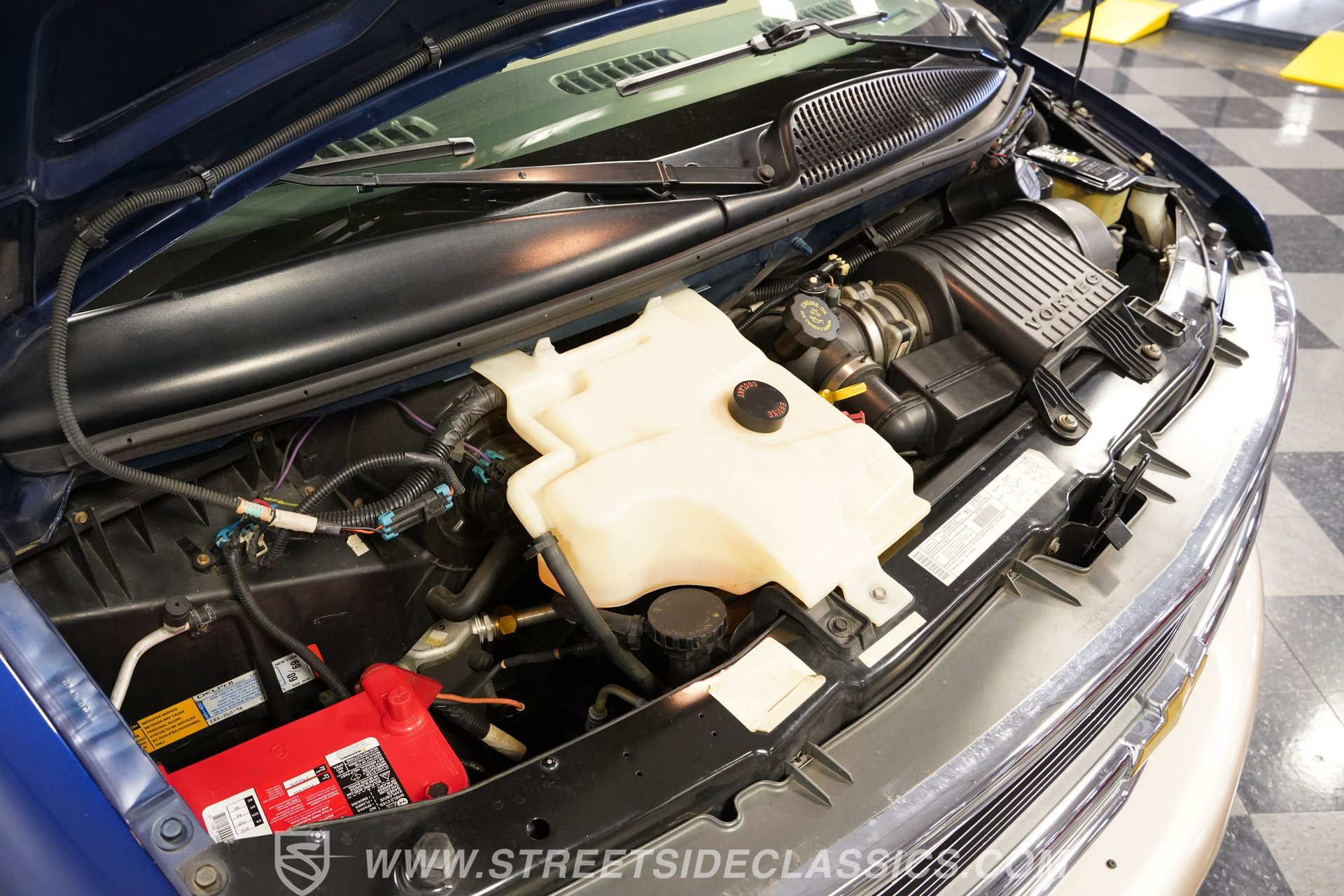 Used 2001 Chevrolet Express 1500 w/ Preferred Equipment Group 3 image 36