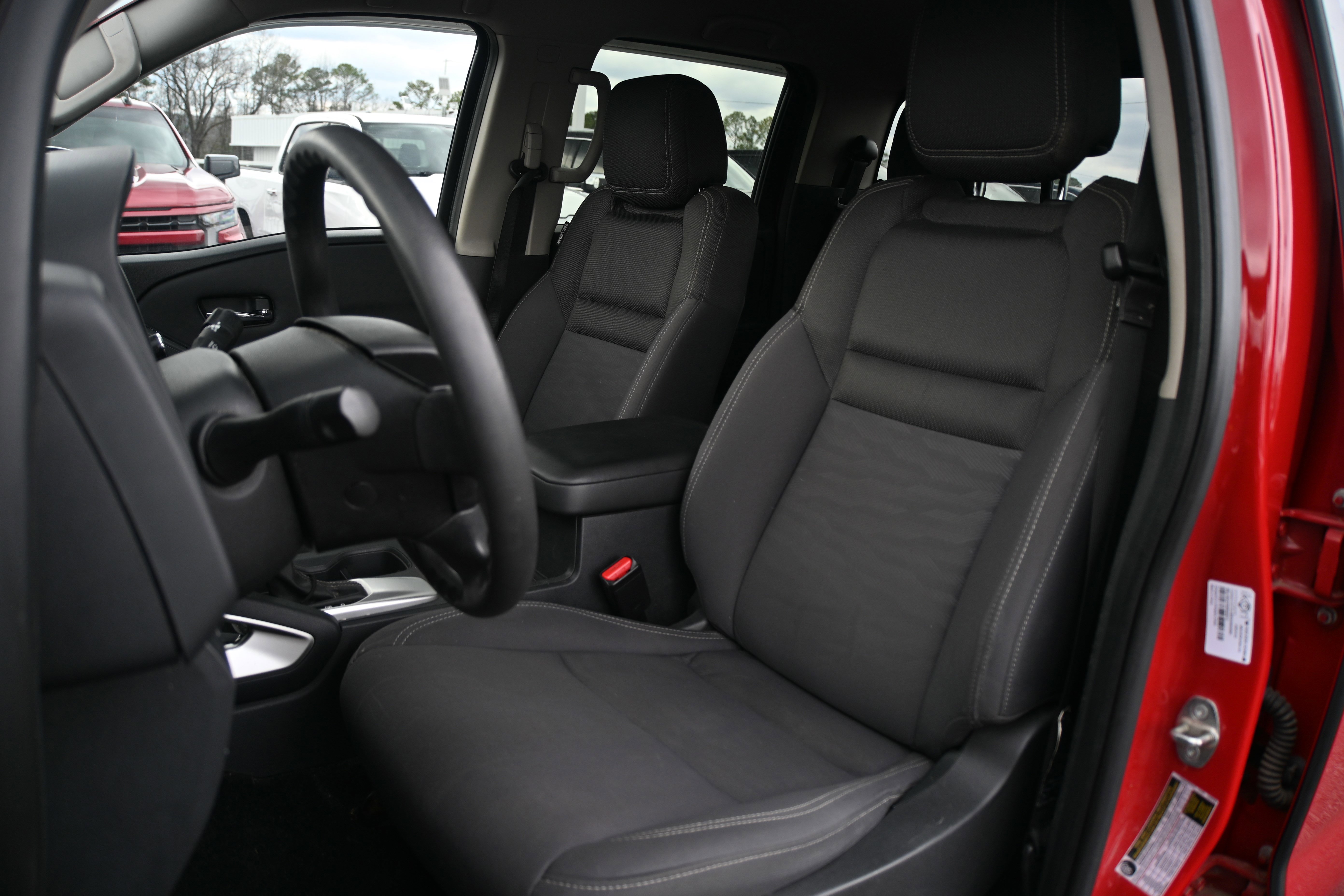 Used 2022 Nissan Frontier SV image 6