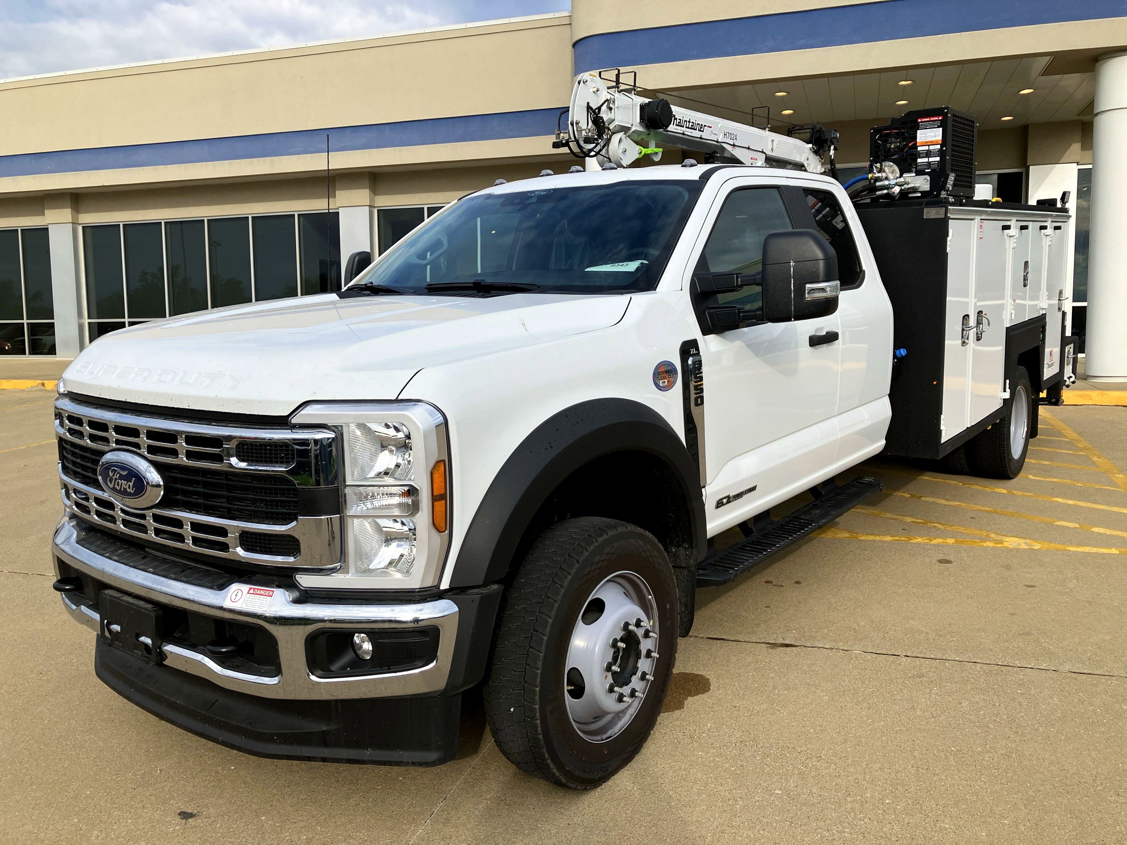 New 2025 Ford F550 4x4 SuperCab Super Duty image 2