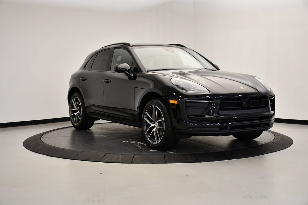 Certified 2026 Porsche Macan AWD/4WD image 9