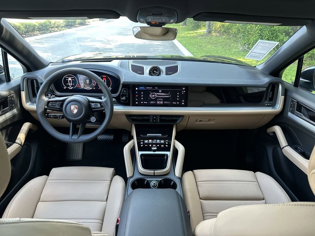 New 2025 Porsche Cayenne Coupe image 25