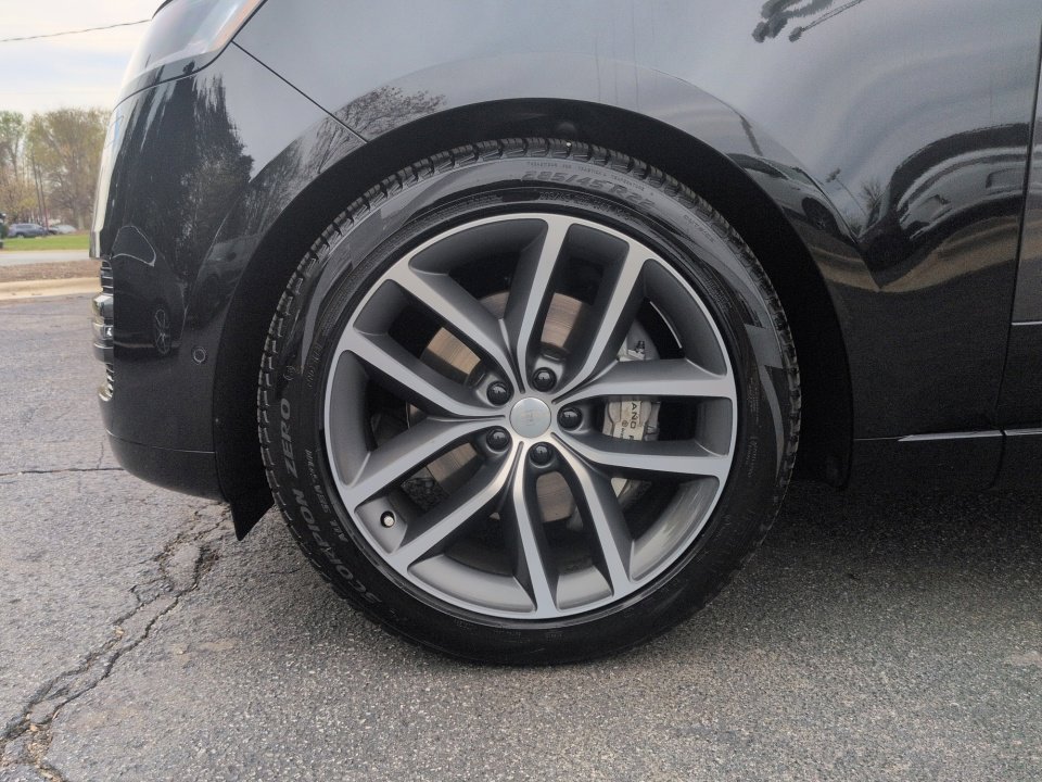 Certified 2025 Land Rover Range Rover SE image 25