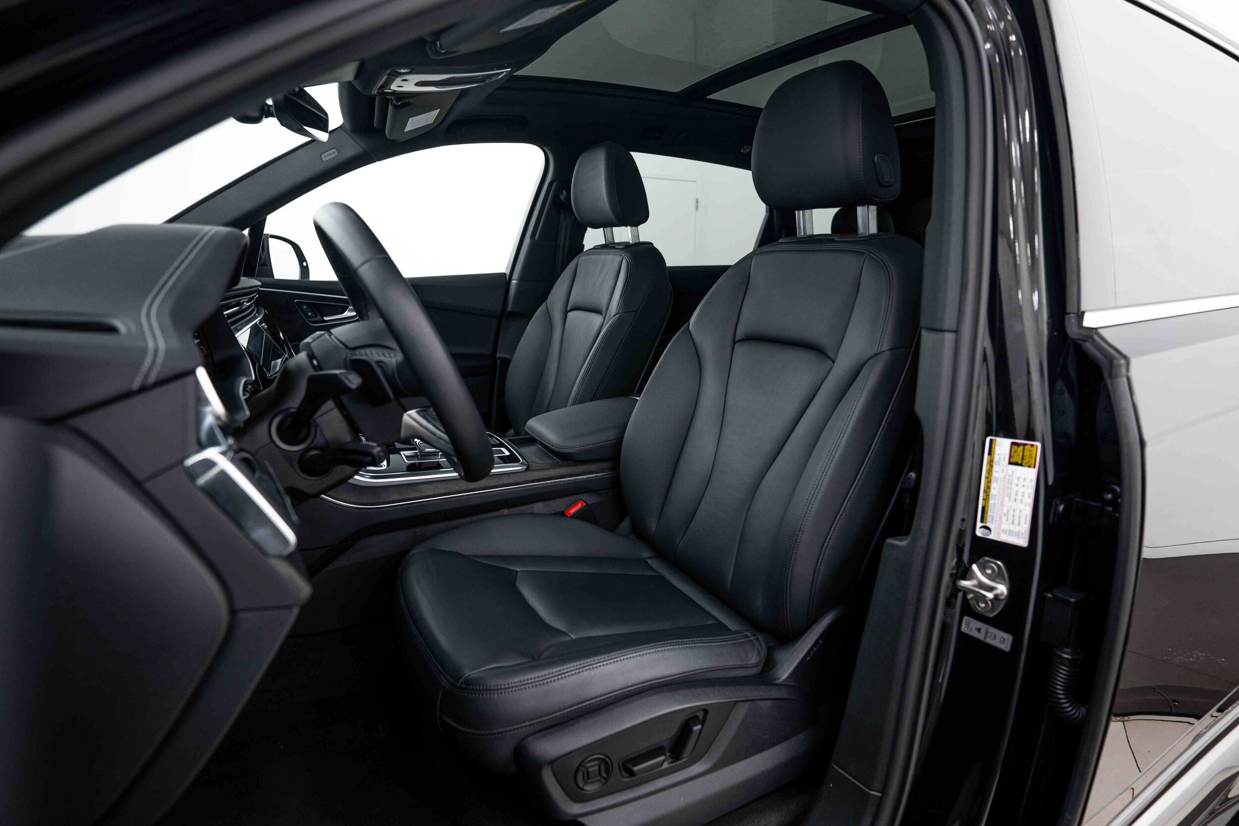 Certified 2023 Audi Q7 2.0T Premium w/ Convenience Package AWD/4WD image 14