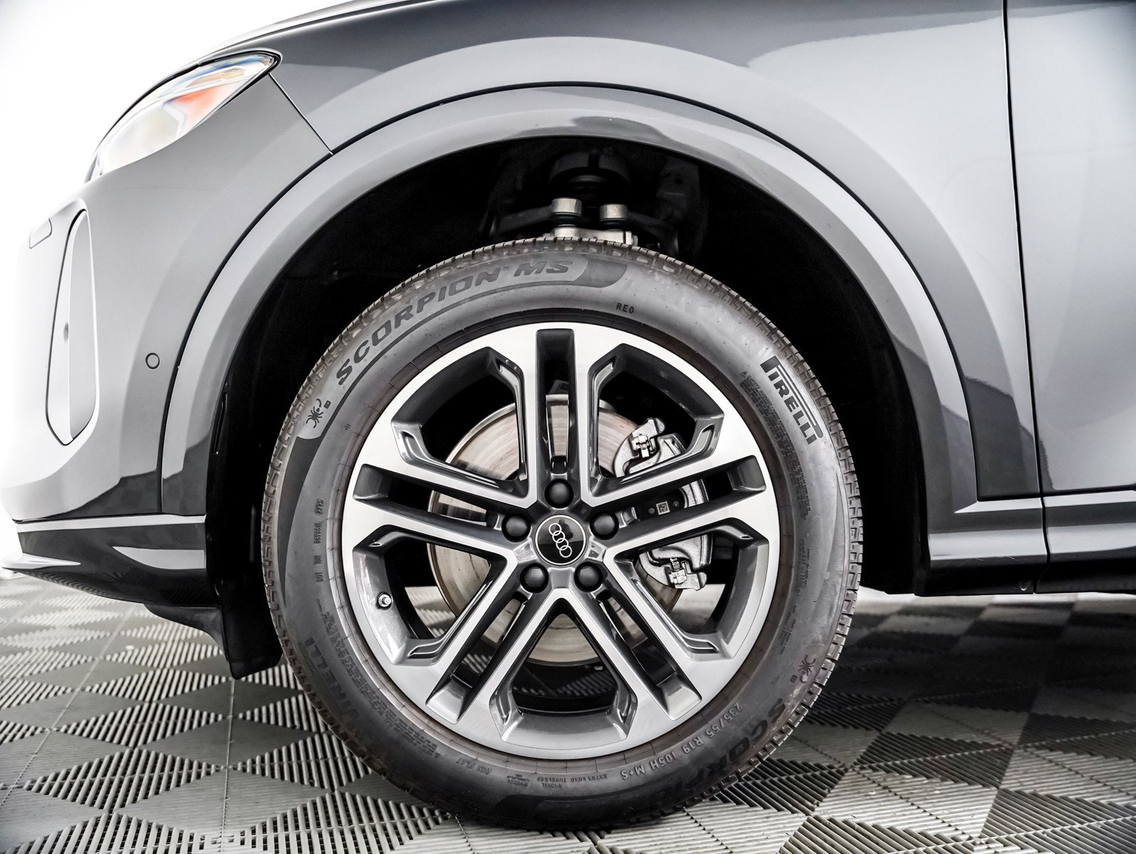 Certified 2025 Audi Q5 Premium w/ Convenience Package AWD/4WD image 6