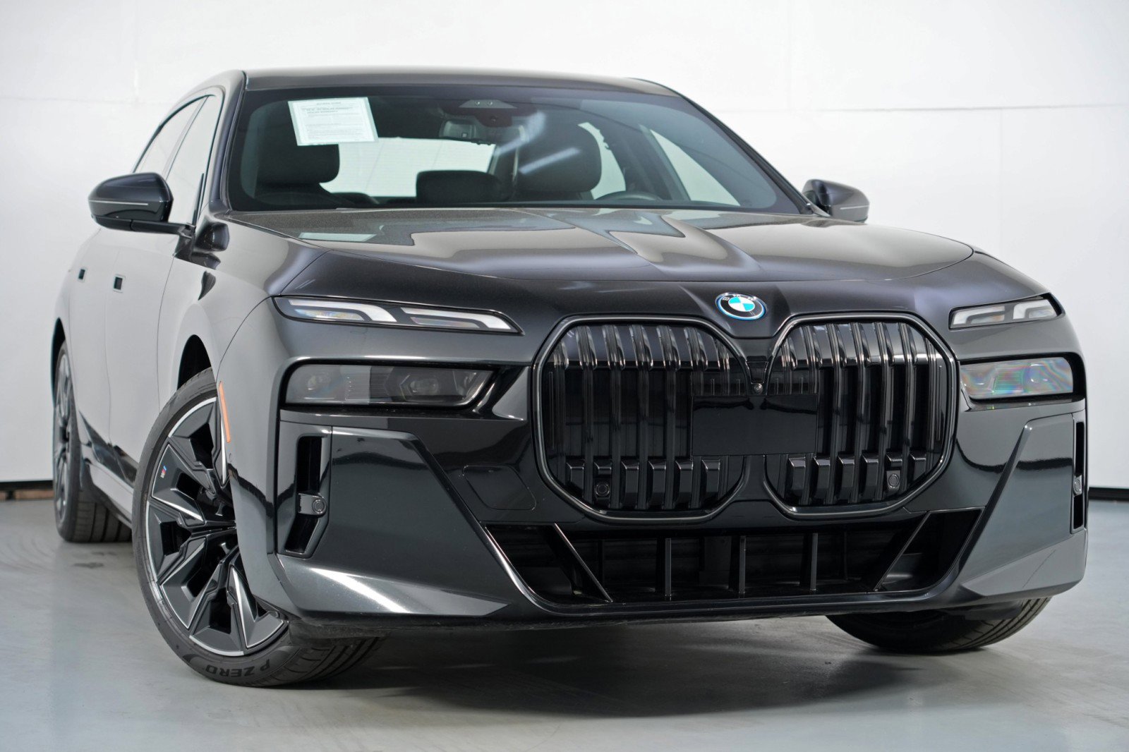 Used 2024 BMW i7 eDrive50 w/ M Sport Package image 4
