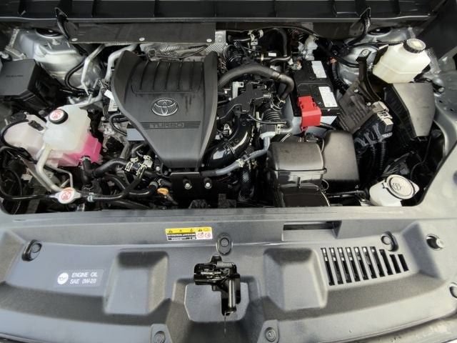 Used 2024 Toyota Highlander XLE AWD/4WD image 30