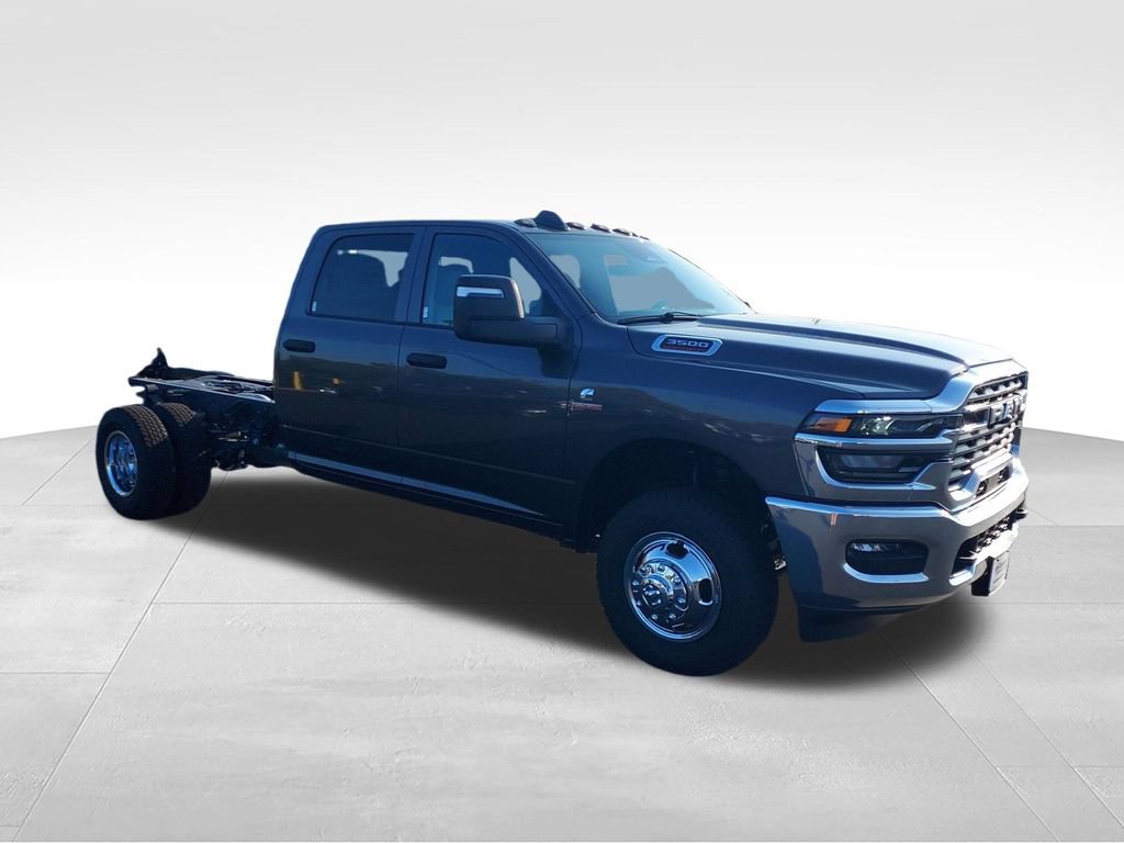 New 2026 RAM 3500 Tradesman w/ Chrome Appearance Group A AWD/4WD image 7