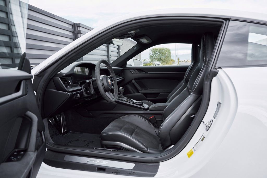 Used 2025 Porsche 911 GT3 w/ Chrono Package RWD image 30