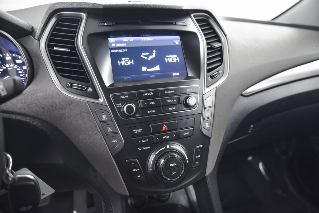 Used 2017 Hyundai Santa Fe SE image 20