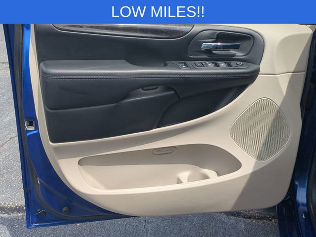 Used 2020 Dodge Grand Caravan SE w/ UConnect Hands-Free Group FWD image 12