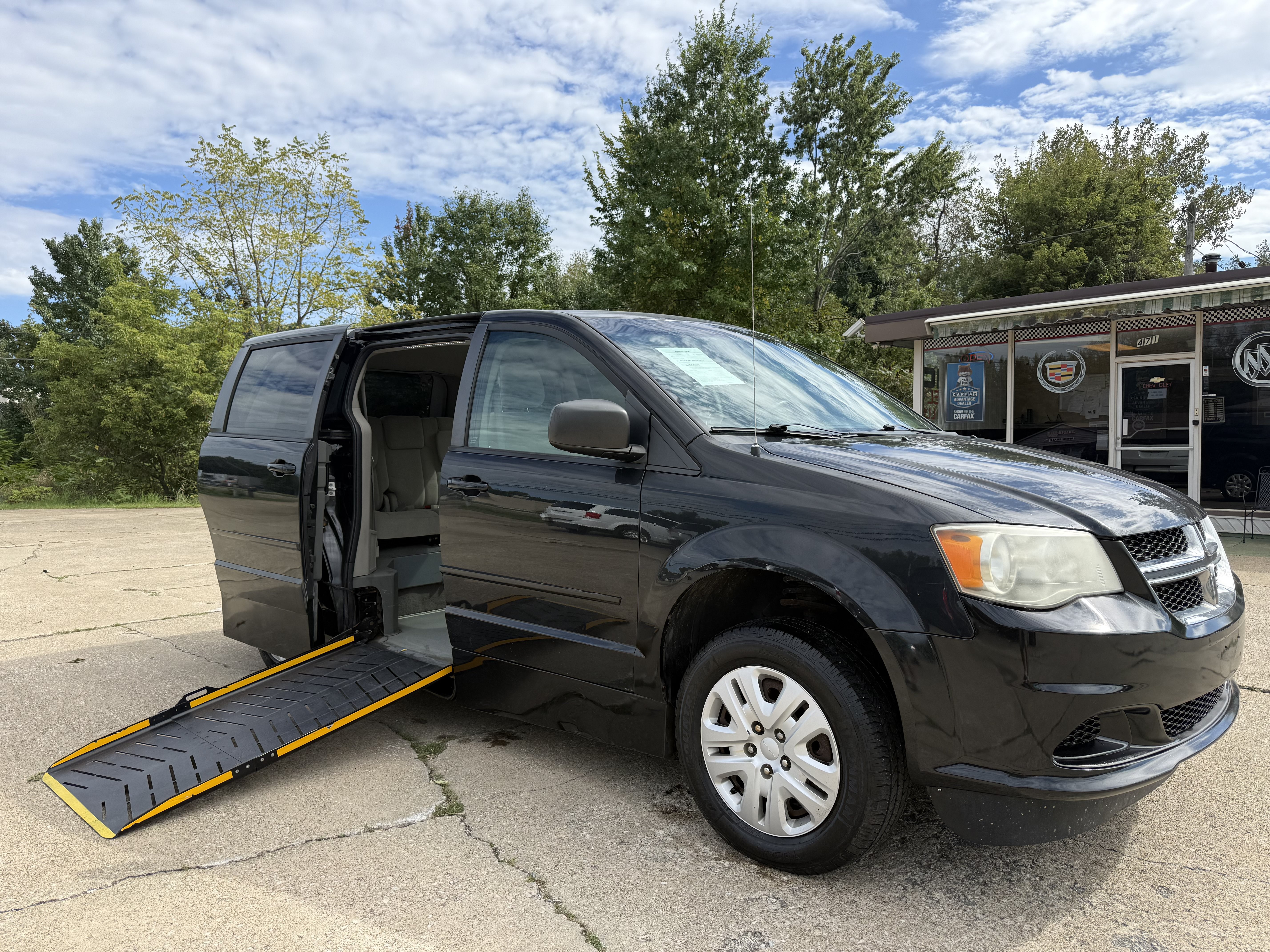 Used 2014 Dodge Grand Caravan SE w/ Quick Order Package 29E SE