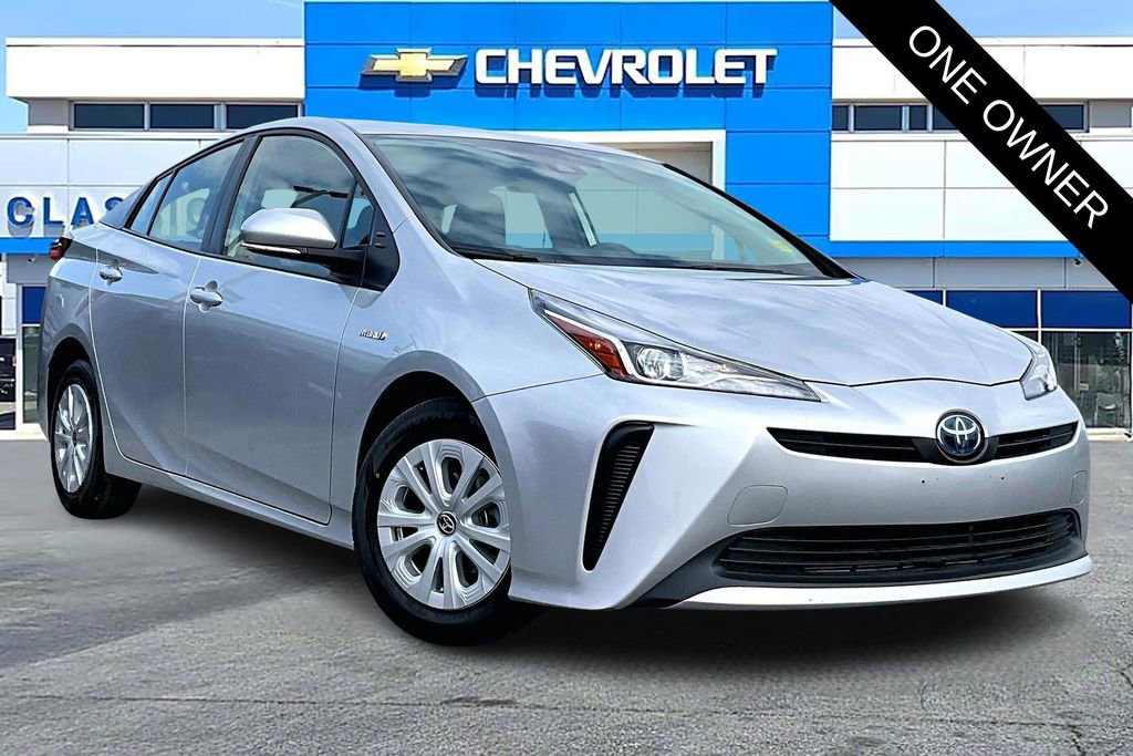 Used 2019 Toyota Prius LE image 1