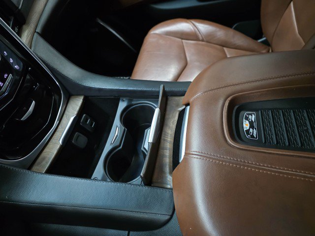 Used 2019 Cadillac Escalade Luxury AWD/4WD image 31
