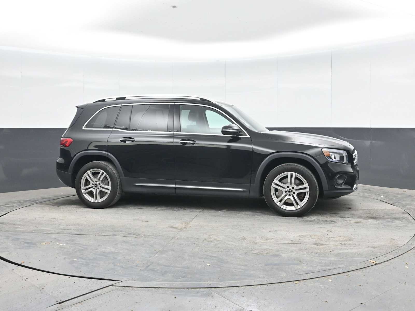 Used 2021 Mercedes-Benz GLB 250 4MATIC image 7