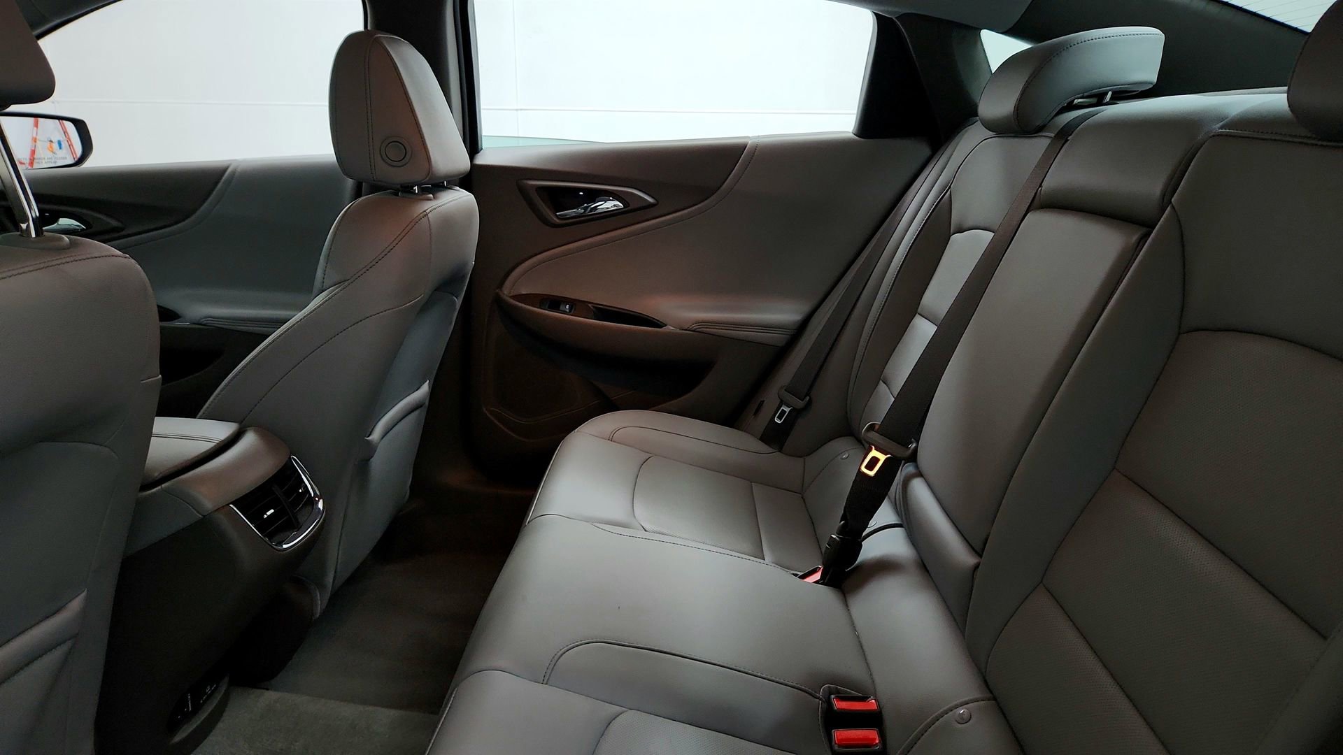 Used 2016 Chevrolet Malibu Premier FWD image 23