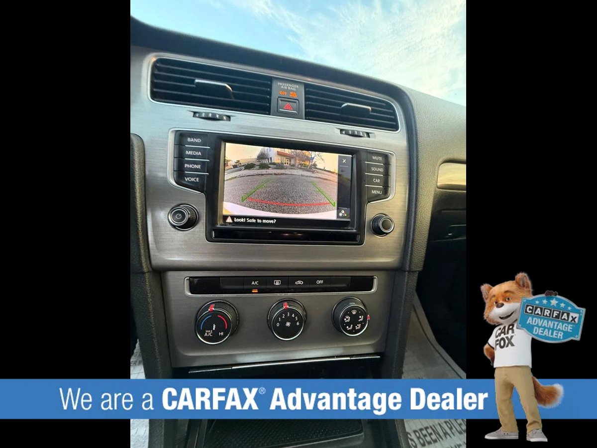 Used 2016 Volkswagen Golf S image 33