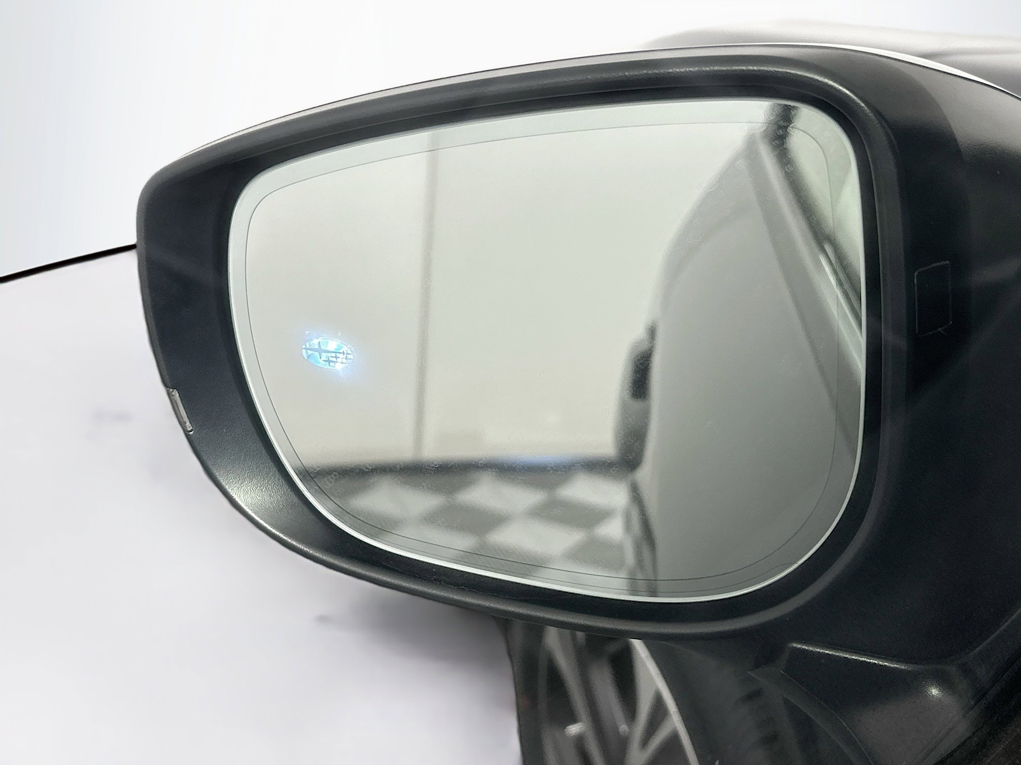 Used 2024 Subaru Crosstrek 2.0i Premium w/ Crosstrek Mirror Package image 16