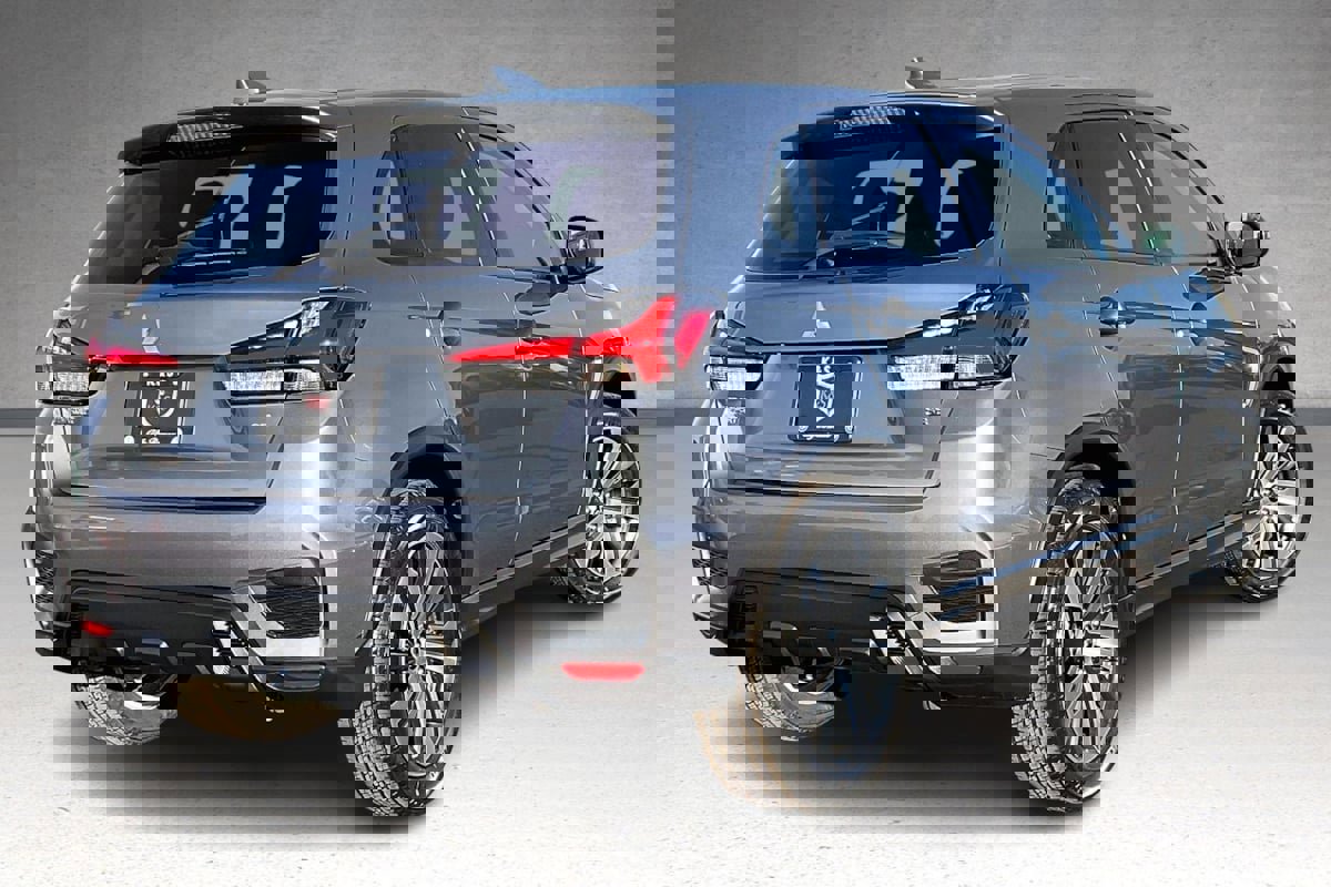 Used 2024 Mitsubishi Outlander Sport SE image 34