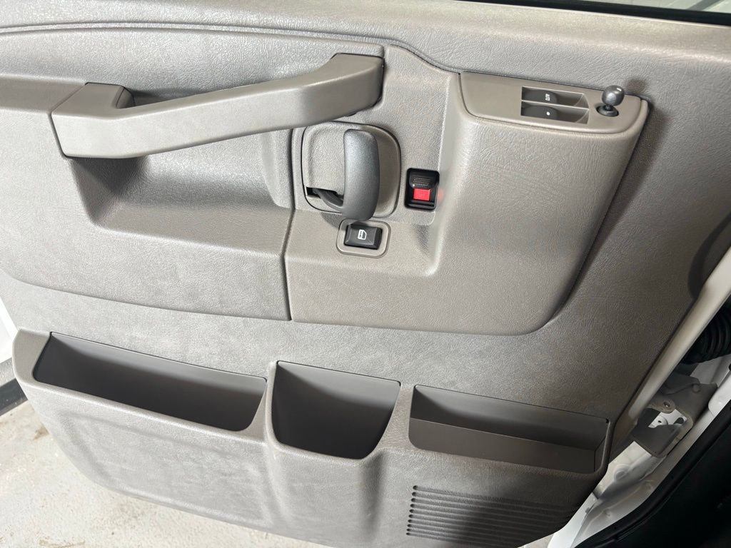New 2025 Chevrolet Express 2500 Work Van w/ Driver Convenience Package image 24