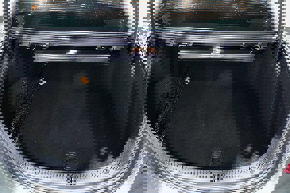 Used 2018 Mercedes-Benz E 300 image 9