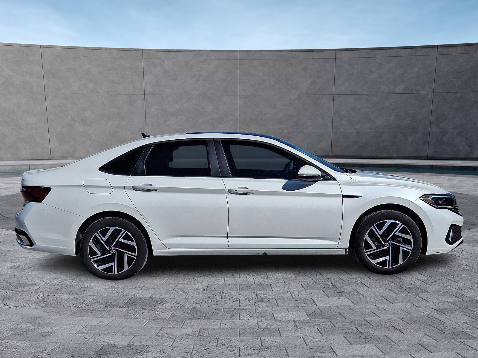 Used 2024 Volkswagen Jetta SEL FWD image 12