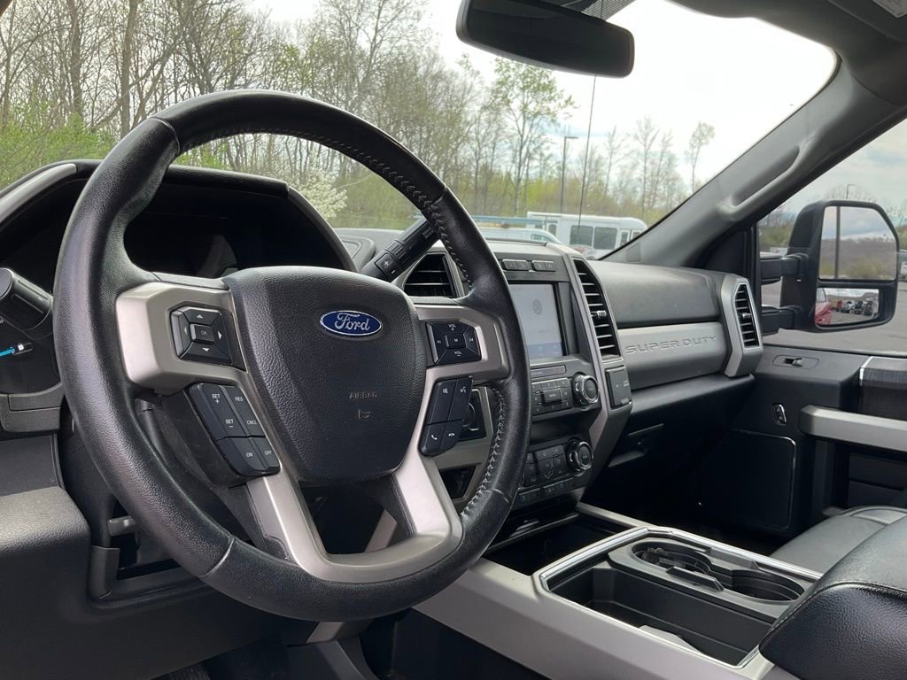 Used 2020 Ford F350 Lariat image 13