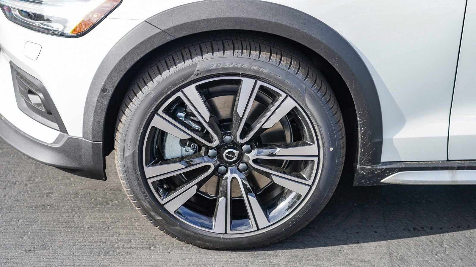 New 2025 Volvo V60 B5 Cross Country Ultra w/ Protection Package Premier image 10