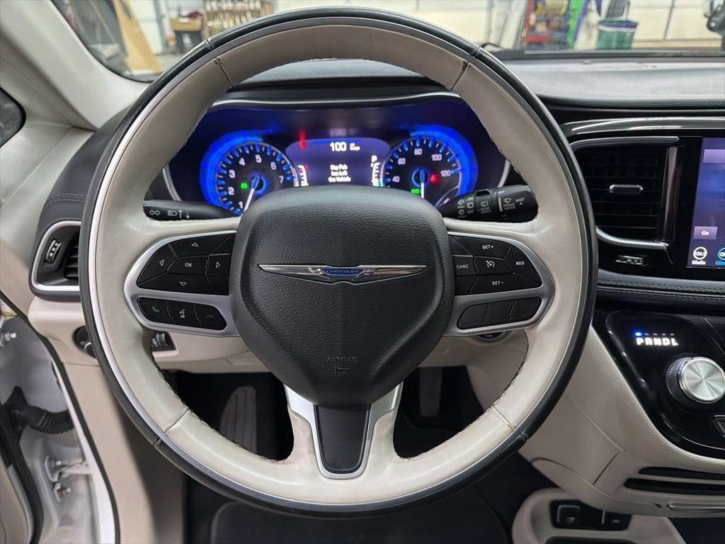 Used 2020 Chrysler Pacifica Limited FWD image 63
