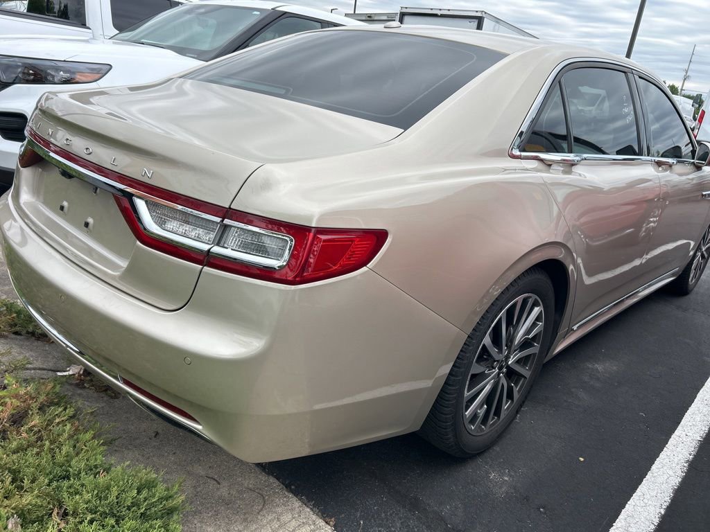 Used 2017 Lincoln Continental Select w/ Climate Package FWD image 3