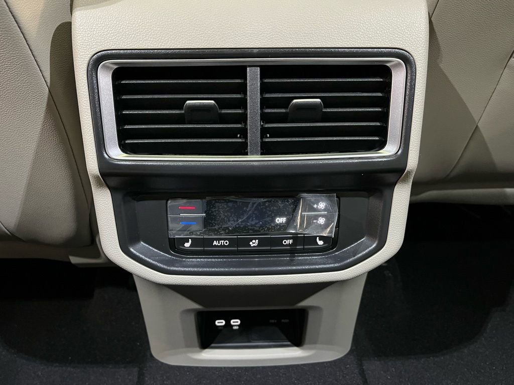 New 2026 Volkswagen Atlas SEL AWD/4WD image 28