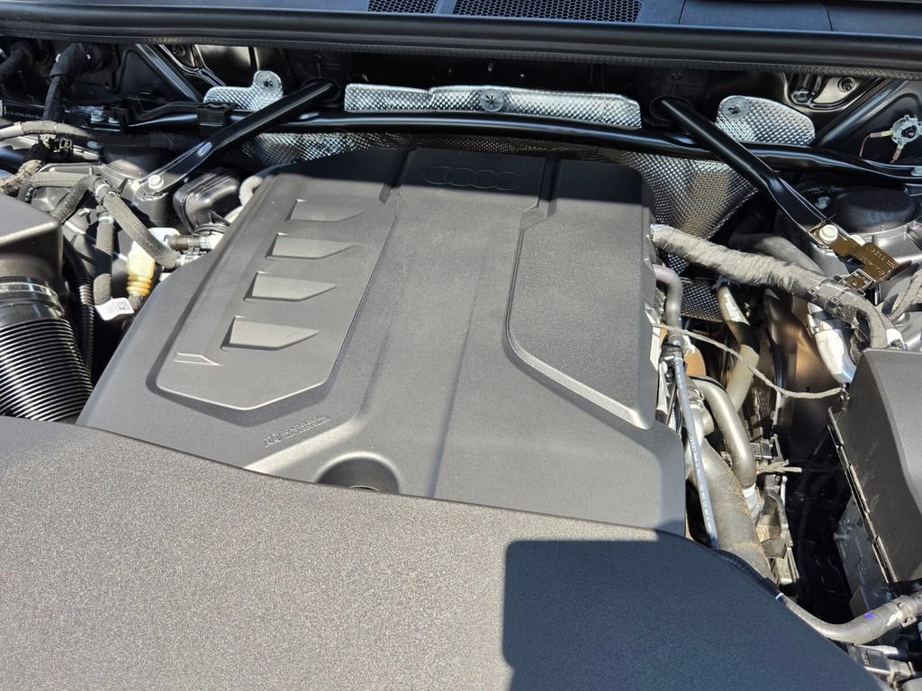 Certified 2025 Audi Q5 Premium AWD/4WD image 10