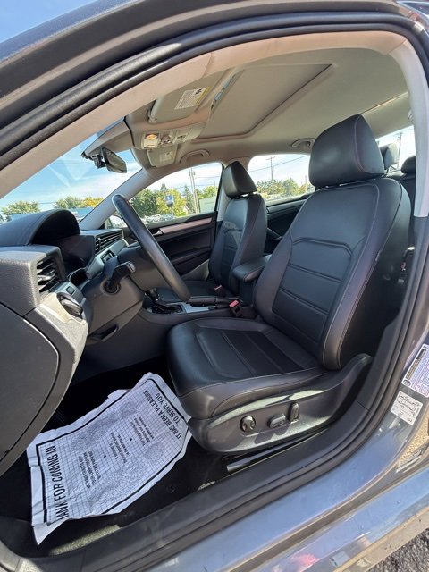 Used 2021 Volkswagen Passat 2.0T SE image 10