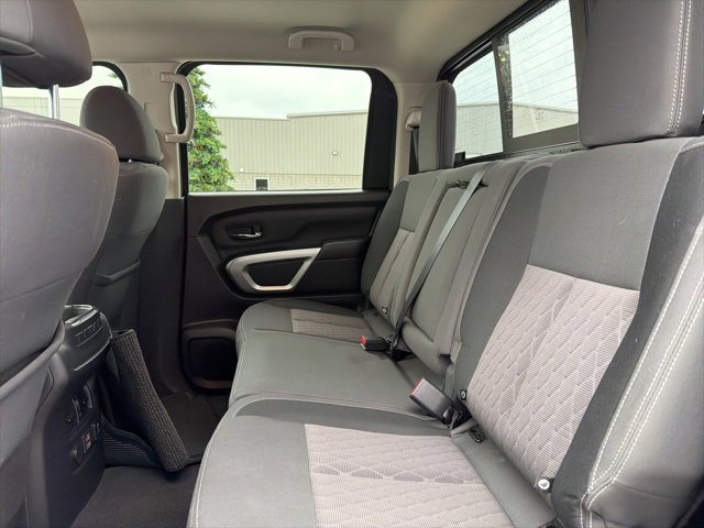 Used 2024 Nissan Titan SV w/ SV Convenience Package image 34