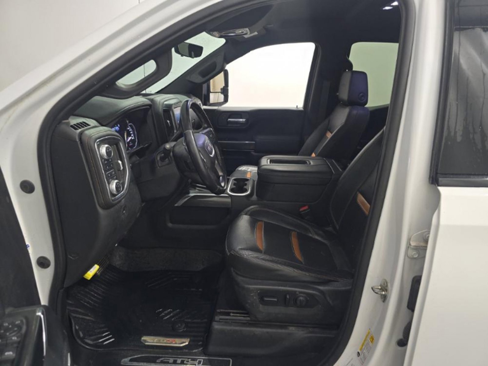 Used 2020 GMC Sierra 1500 AT4 w/ AT4 Premium Package AWD/4WD image 7
