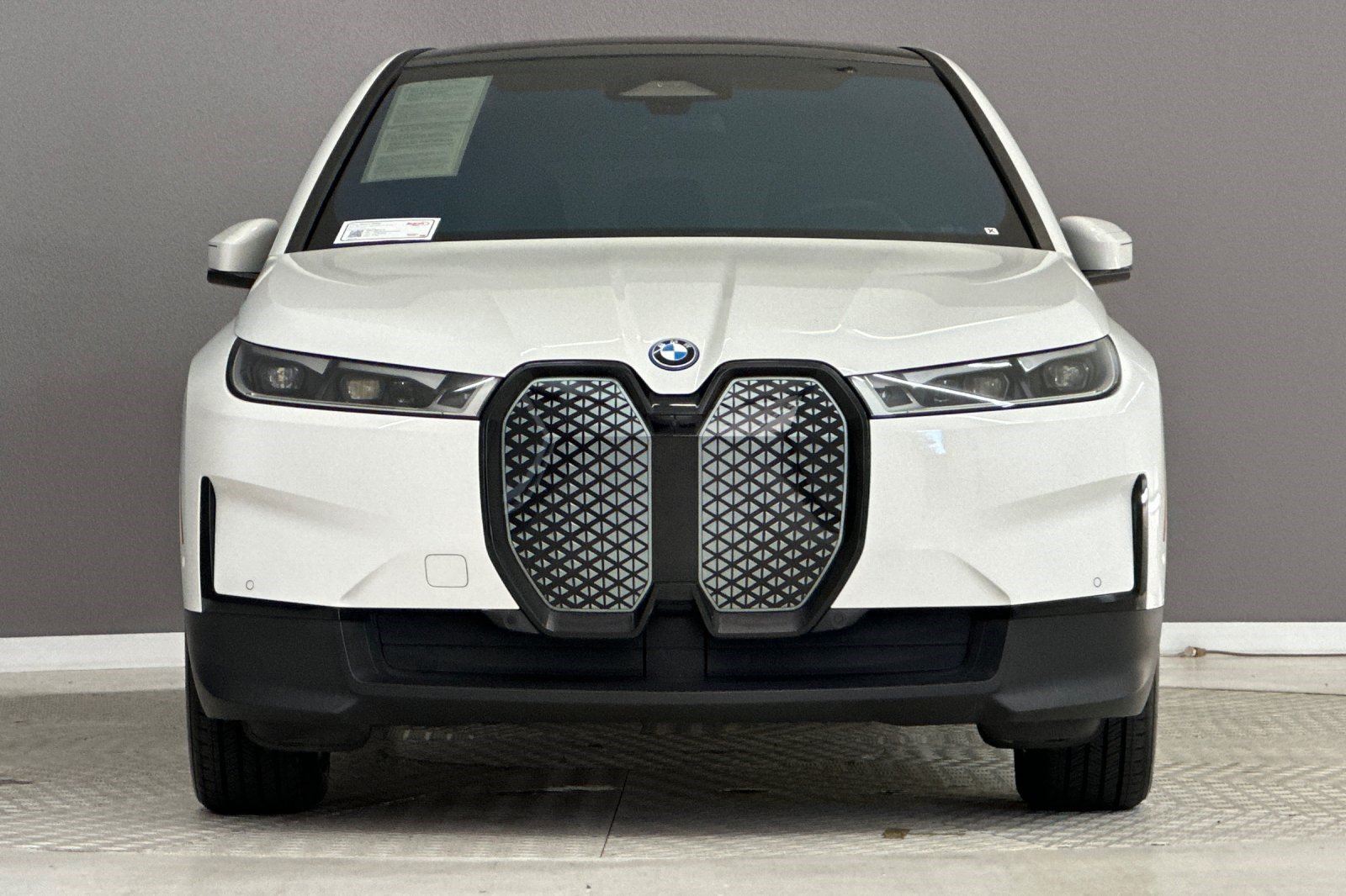 Certified 2024 BMW iX xDrive50 w/ Convenience Package AWD/4WD image 5