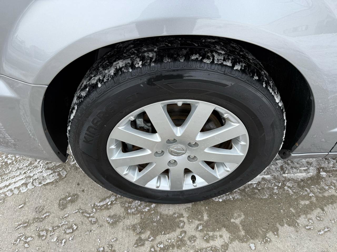 Used 2015 Chrysler Town & Country Touring w/ Driver Convenience Group image 10