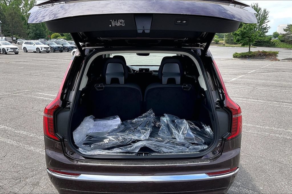 New 2026 Volvo XC90 B6 Plus w/ Protection Package Premier AWD/4WD image 9