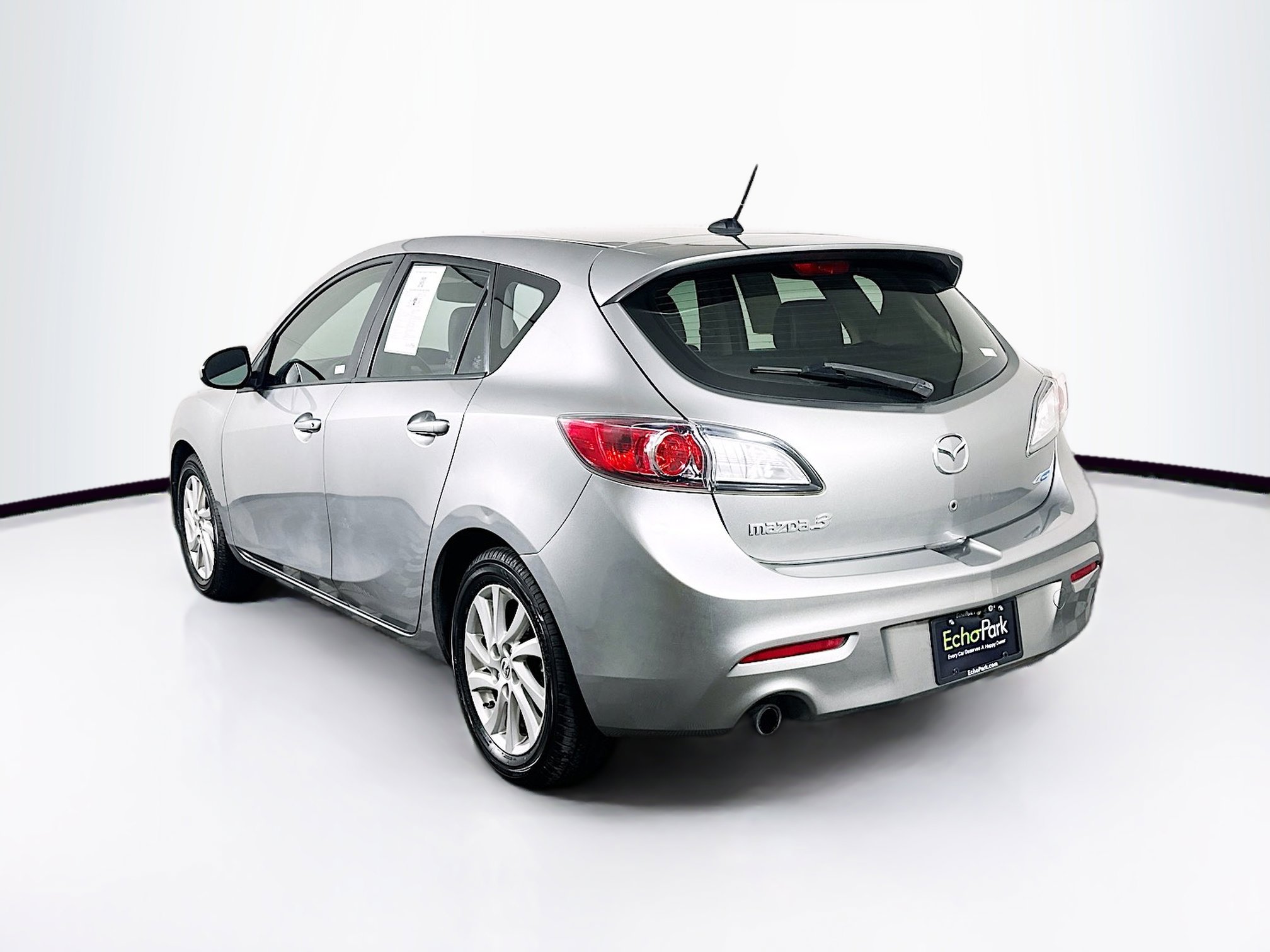 Used 2012 MAZDA MAZDA3 i Grand Touring w/ Tech Pkg FWD image 5