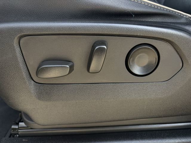 Used 2023 Chevrolet Suburban Premier AWD/4WD image 26