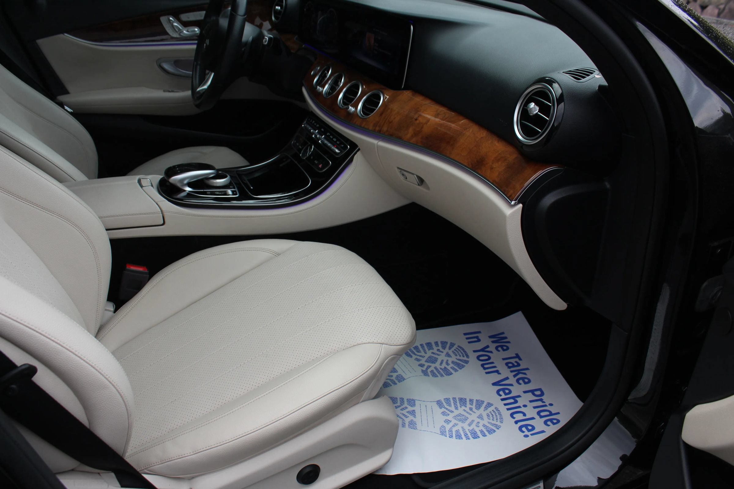 Used 2018 Mercedes-Benz E 400 4MATIC Sedan image 17