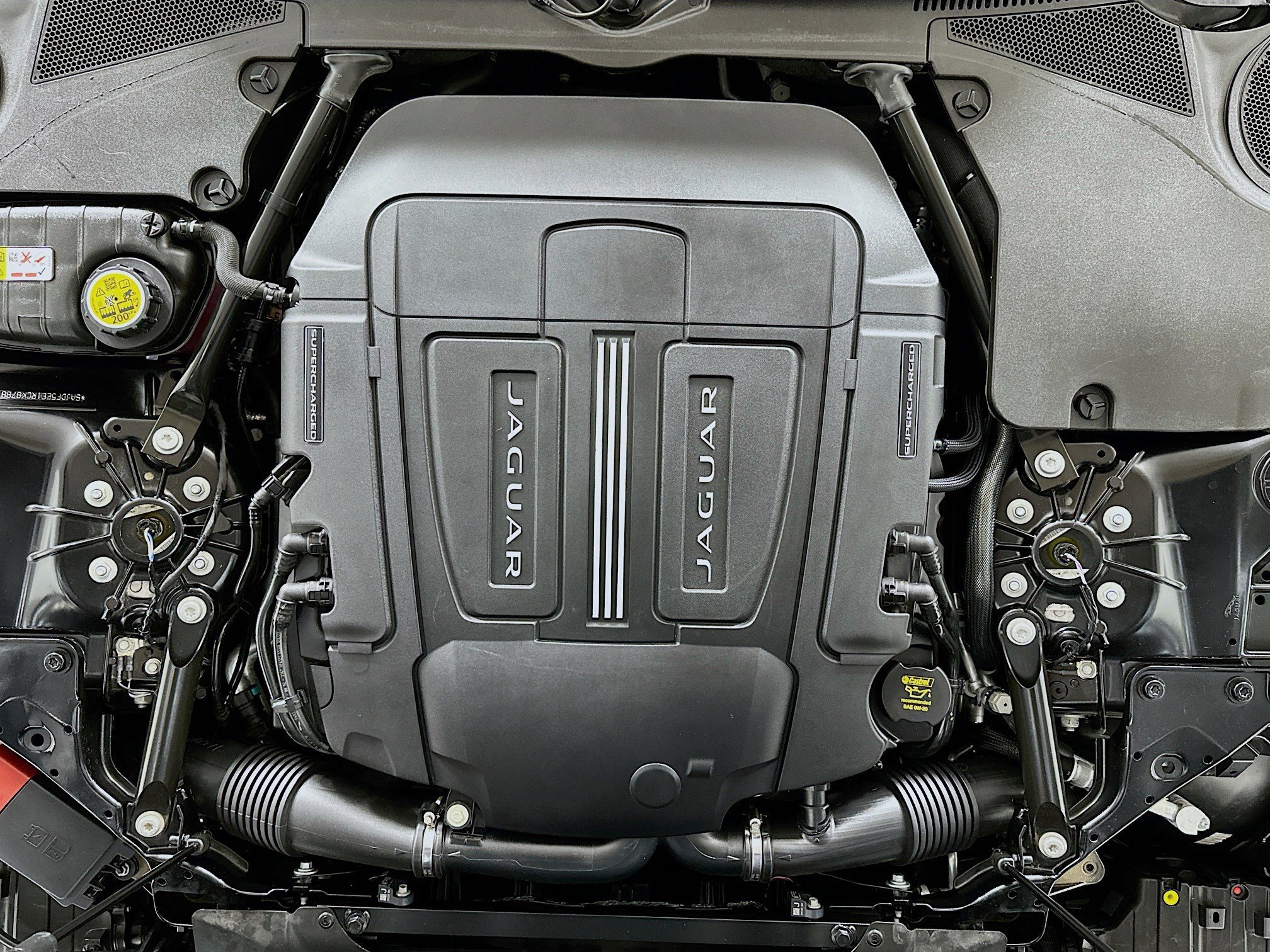 Used 2024 Jaguar F-TYPE R-Dynamic RWD image 27