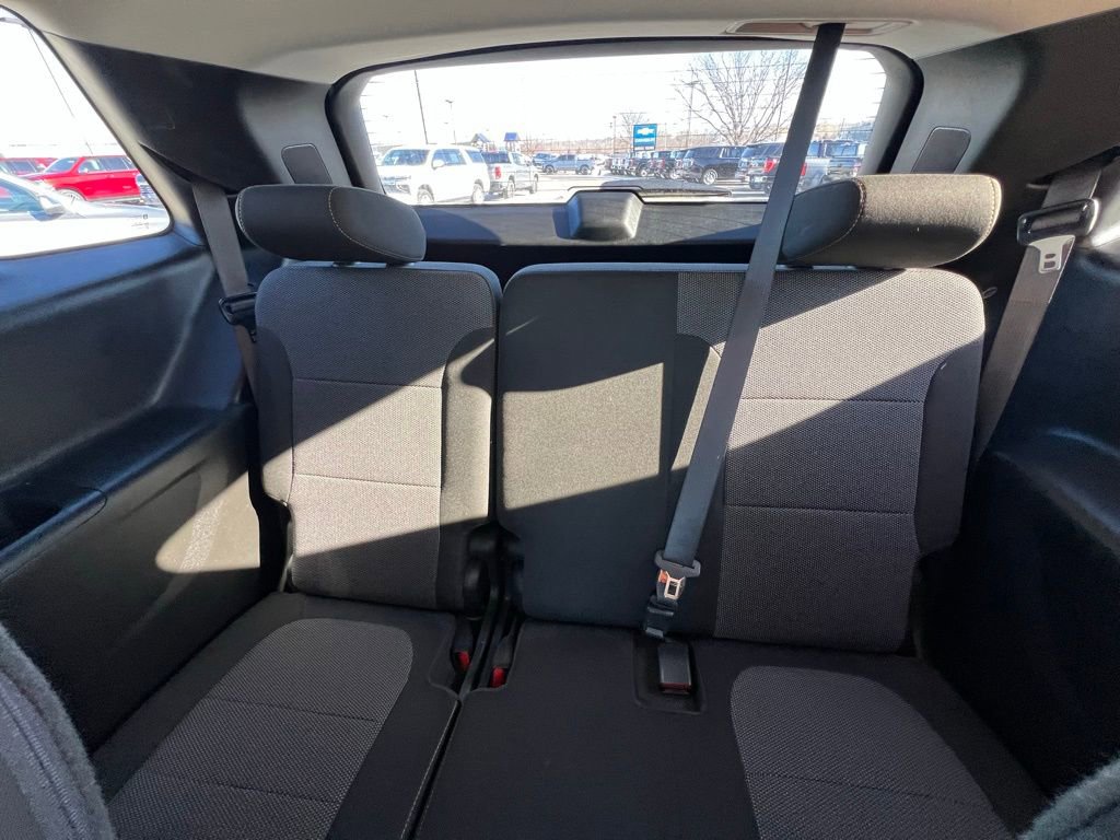 Used 2021 Chevrolet Traverse LT w/ LPO, Blackout Package image 21