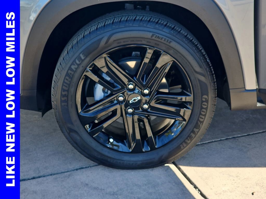 Used 2025 Chevrolet Trax ACTIV w/ Driver Confidence Package image 35