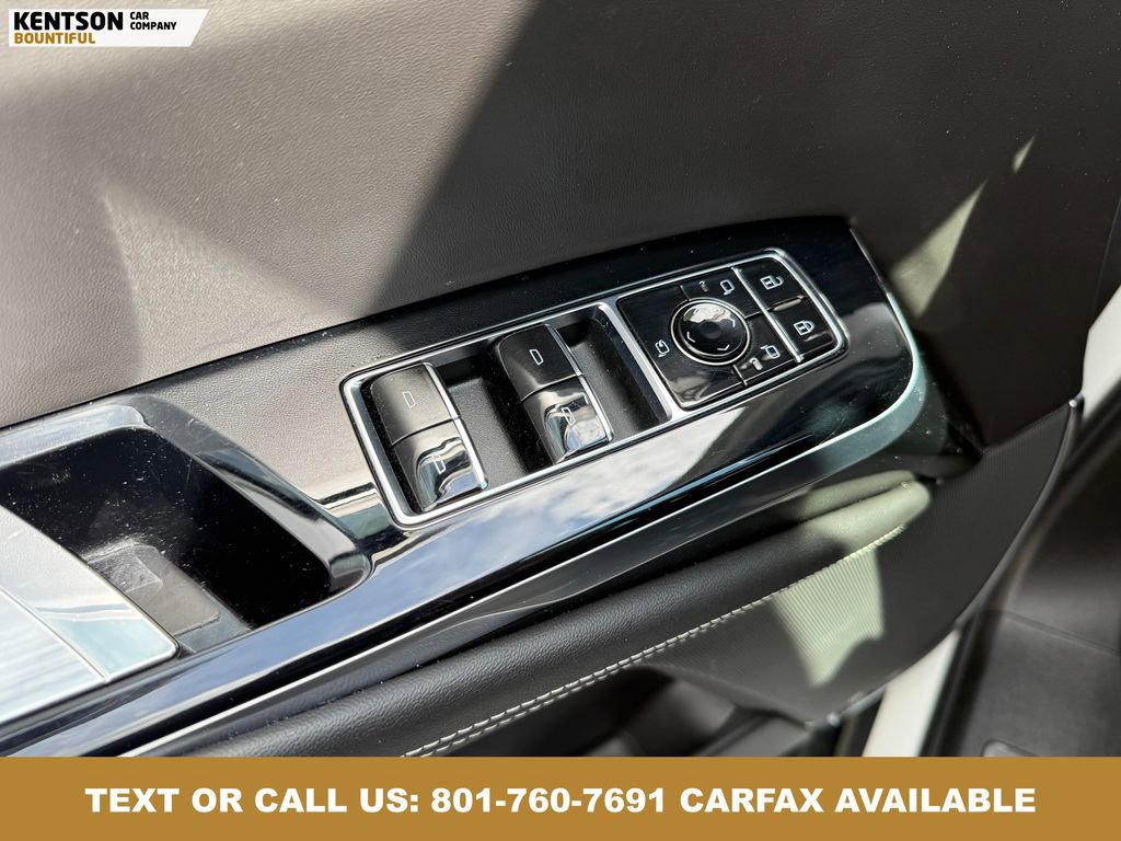 Used 2025 Cadillac Escalade ESV Sport Platinum AWD/4WD image 19