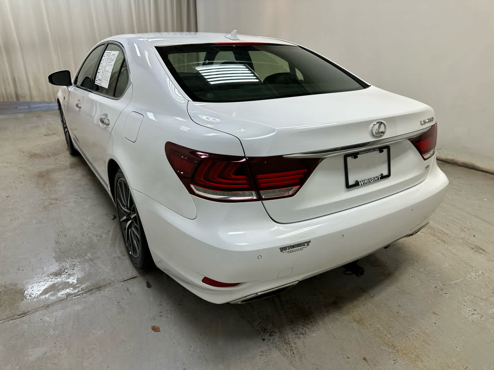 Used 2013 Lexus LS 460 AWD w/ F-Sport Pkg image 2