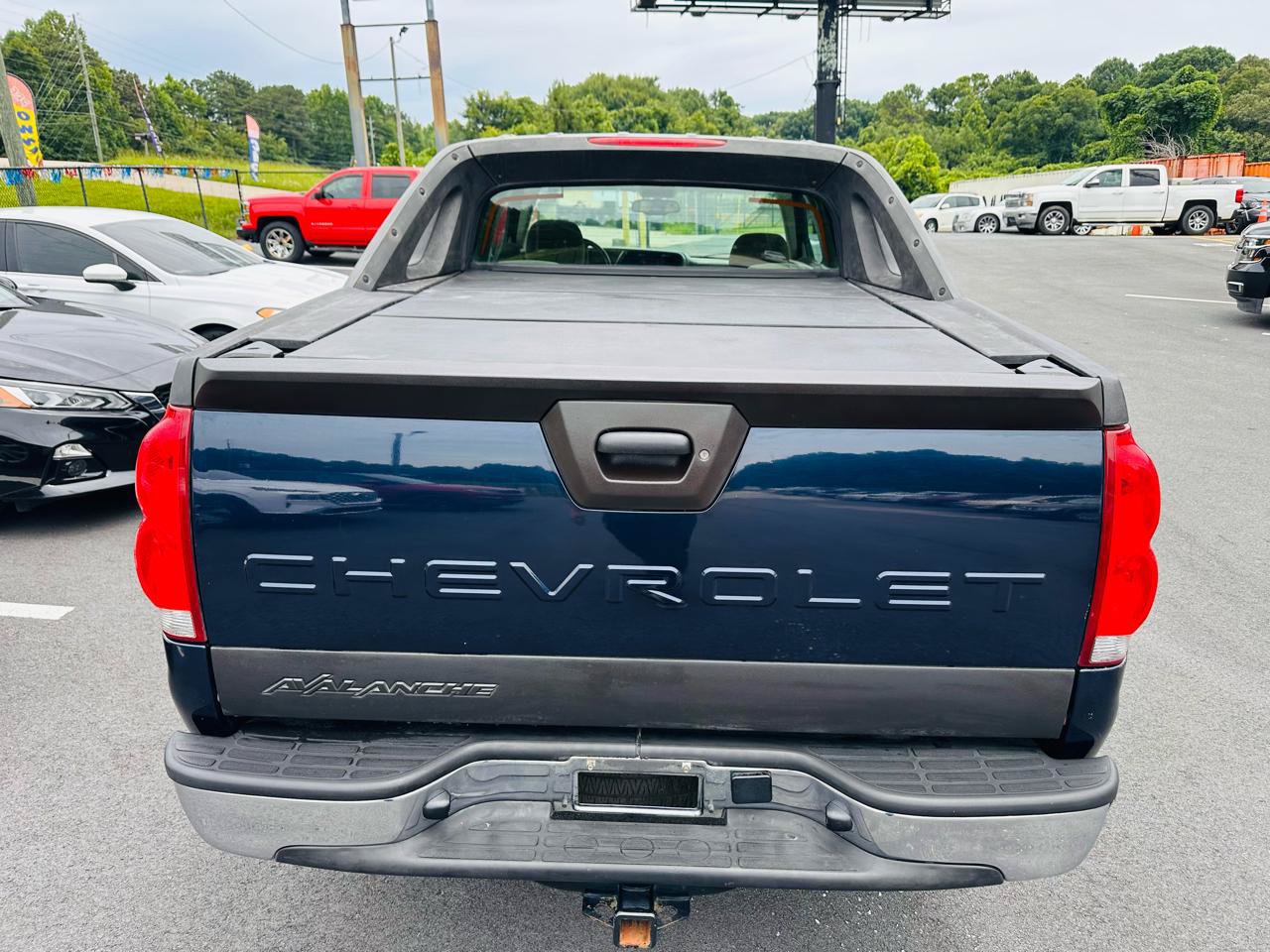 Used 2006 Chevrolet Avalanche LS w/ Sun And Sound Package AWD/4WD image 4