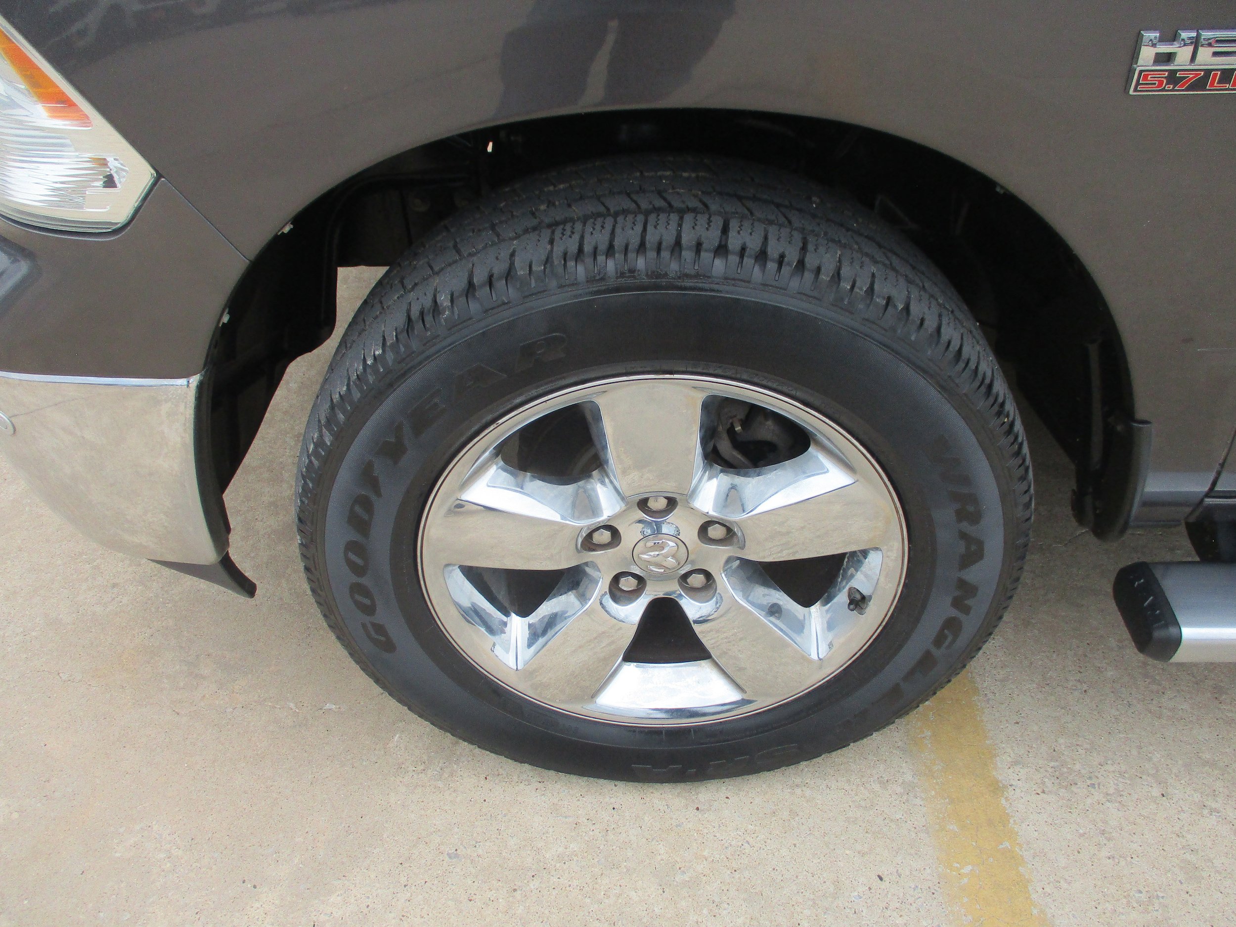 Used 2015 RAM 1500 Lone Star AWD/4WD image 3